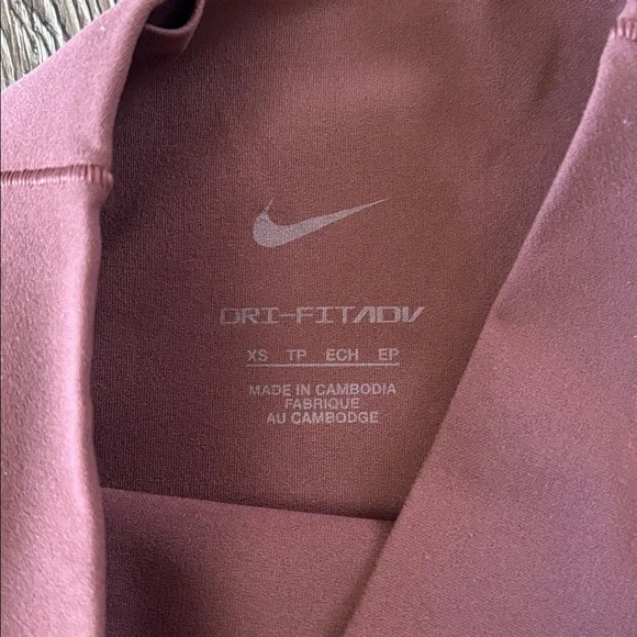 Nike Women's Leggings - Picture 3 of 5